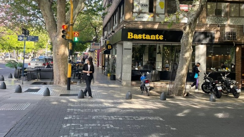 Otra vez robaron y rompieron el vidrio de un comercio en Ciudad
